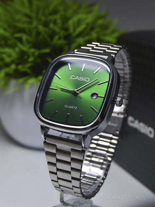 Casio RetroSquare™ – Élégance Vintage & Style Inox