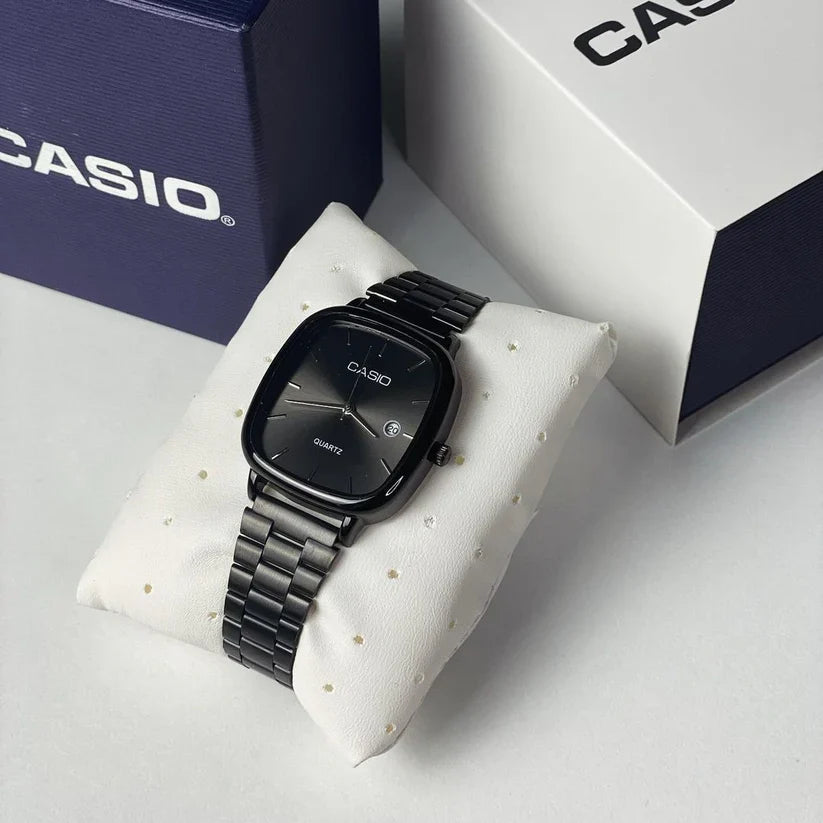 Casio RetroSquare™ – Élégance Vintage & Style Inox