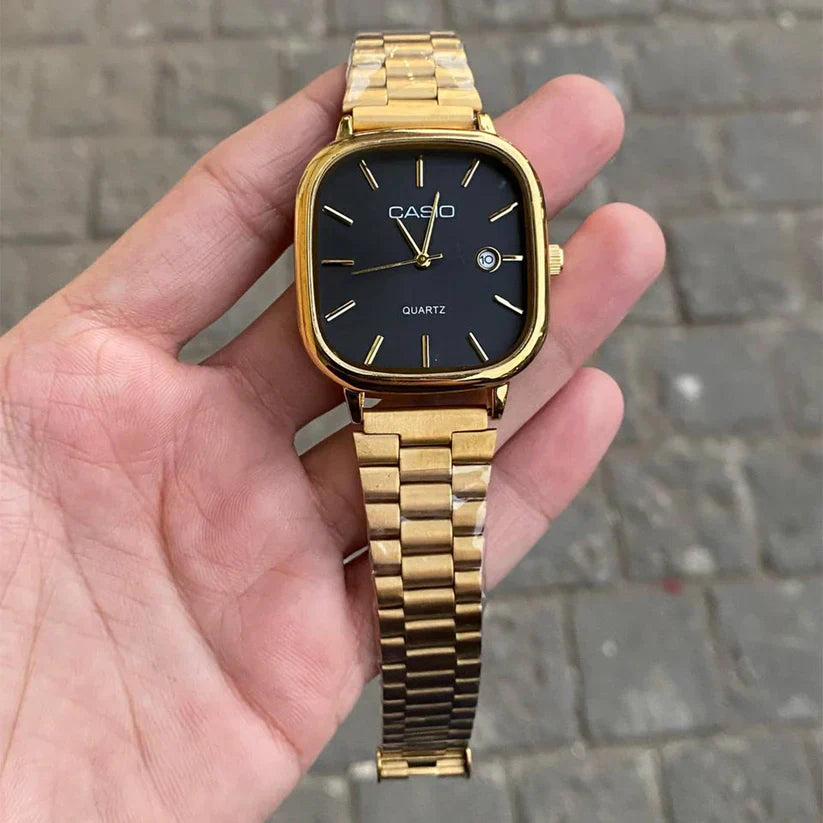 Casio RetroSquare™ – Élégance Vintage & Style Inox