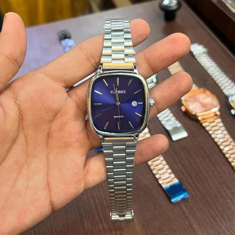 Casio RetroSquare™ – Élégance Vintage & Style Inox